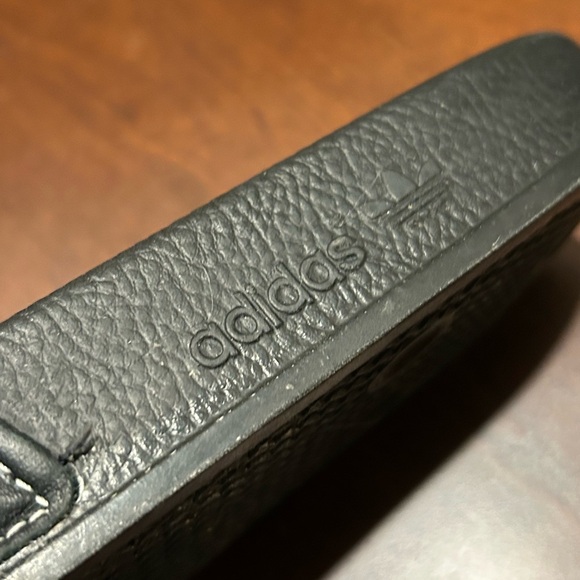 Excellent condition ADIDAS: NEIGHBORHOOD ADILETTE SLIDES (CORE BLACK) size 11 - Picture 4 of 7